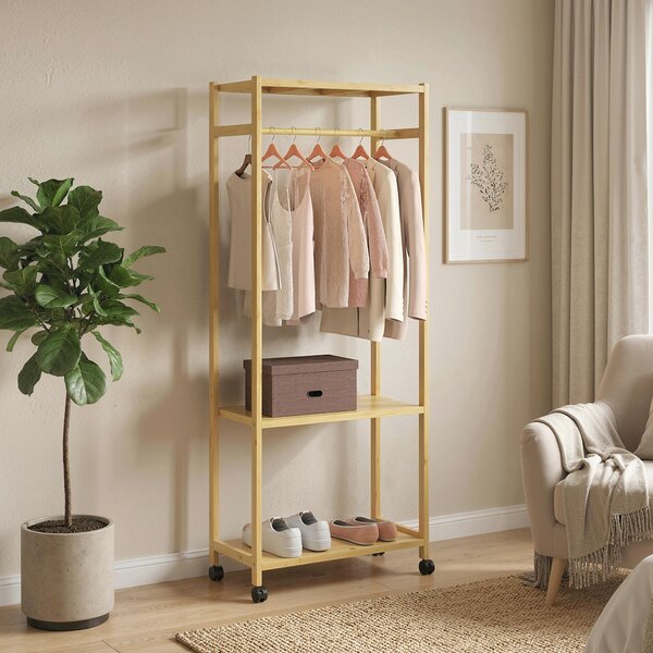 HOMCOM Cuier de Podea cu Bară și 4 Roți, Economisire Spațiu, Cuier din Bambus cu Rafturi Inferioare, pentru Dormitor, Hol, 70x35x175 cm, Lemn Natural | Aosom Romania