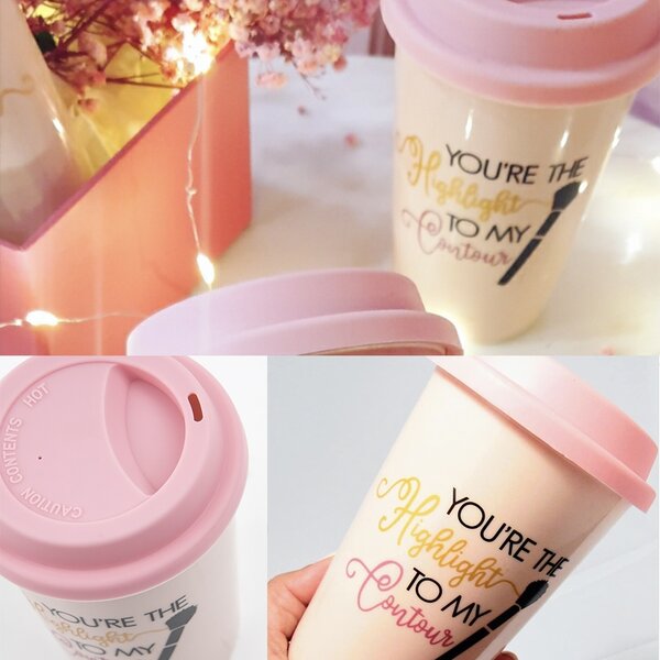 Cana ceramica de voiaj Pufo pentru cafea cu capac din silicon, 415 ml, model You're the Highlight, roz