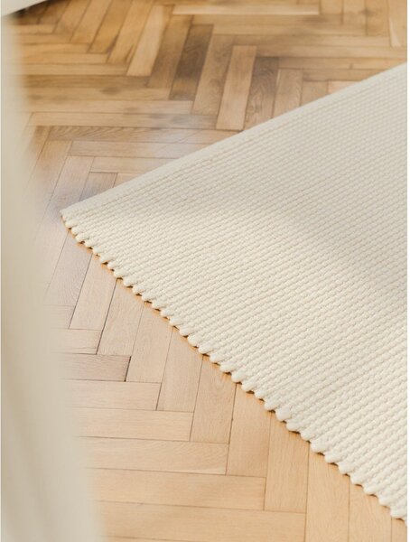 Covor bej țesut manual din lână 140x200 cm Talo – noo.ma