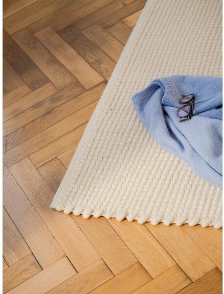 Covor bej țesut manual din lână 140x200 cm Talo – noo.ma
