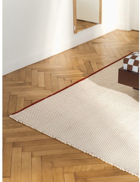 Covor tip traversă roșu/bej țesut manual din lână 80x170 cm Lenu – noo.ma