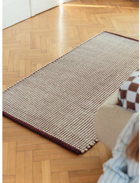 Covor burgundy/în culoare naturală țesut manual din lână 140x200 cm Talo – noo.ma