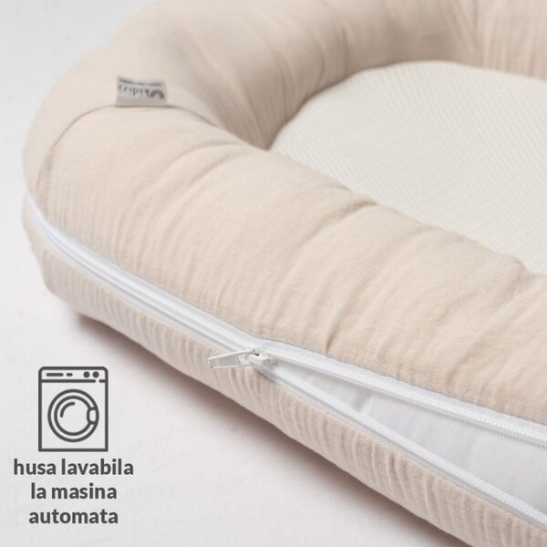 Baby nest ergonomic cu baza respirabila si husa detasabila din muselina Kidizi Airnest Natur