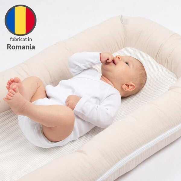 Baby nest ergonomic cu baza respirabila si husa detasabila din muselina Kidizi Airnest Natur