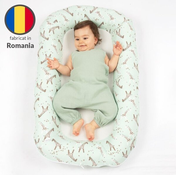 Baby nest ergonomic cu baza respirabila si husa detasabila din bumbac 100% Kidizi Airnest Giraffe