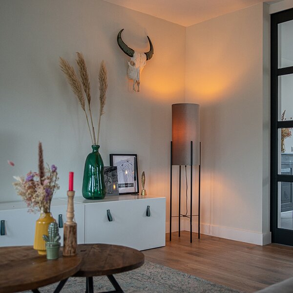 Lampa de podea moderna neagra cu abajur din catifea gri - Rich