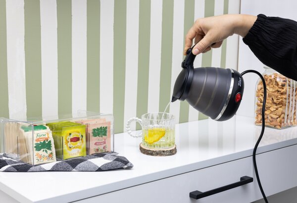 Fierbator pliabil Zilan ZLN1986 pentru voiaj, Putere 750W, Capacitate 0.5L, Protectie la supraincalzire, Baza din inox si carcasa din silicon durabil