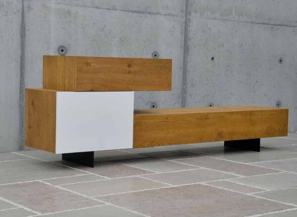 COMODA TV lemn masiv - 180 cm / 45 cm / h 76 cm