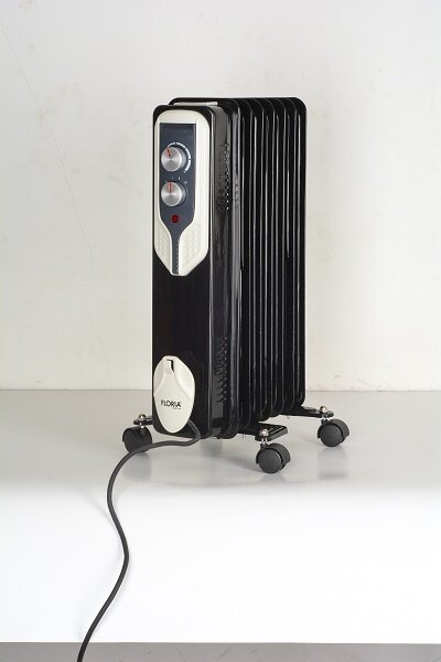 Calorifer electric Floria ZLN3642,Negru 1500 W, 7 elementi, 3 trepte de putere, Termostat reglabil, Protectie supra-incalzire, Indicator luminos