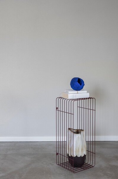 Raft burgundy etajat din metal 70 cm Wire – Mette Ditmer Denmark