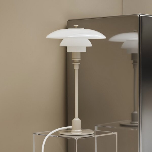 Louis Poulsen Lampa de masă PH 2/1, bej lucios, Ø 20 cm, Bej, Camera de zi / sufragerie, Sticlă, Design