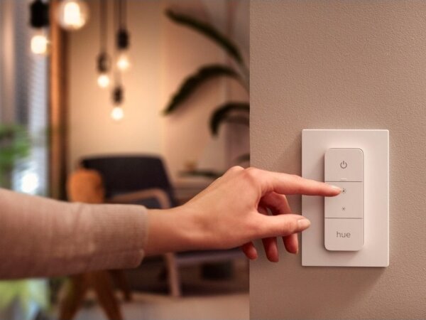 Comutator cu variator Philips Hue V2 1xCR2032