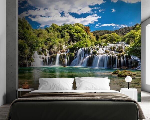 Fototapet Parcul Național Krka înconjurat de copaci și un cer albastru, Fototapet natură, Fototapet populare, u55775 - Tapeko.ro