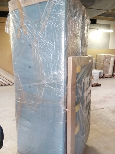OFERTA Pat tapitat boxspring GLORIEN VELVET 140x200 cm albastru clasa II. Saltele: Saltea cu arcuri Bonell