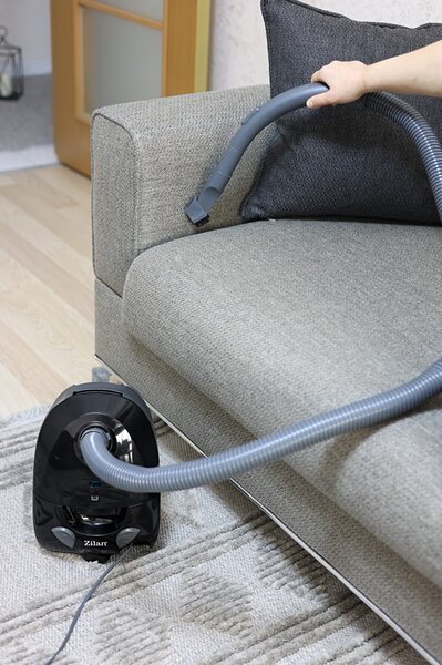 Aspirator cu sac ZILAN ZLN-8471,Negru Capacitate sac textil 2.0 l, Putere 1200W, Cordon electric retractabil 5 m