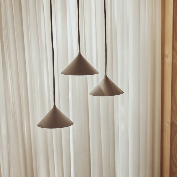 FRANDSEN Lampă suspendată Grasp, gri nisipiu, Ø 15 cm, cu priză, Bej, Bucătărie, Metal, Design