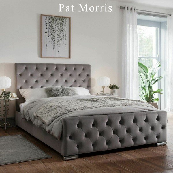 Pat Morris 200 x 180 x 120 cm