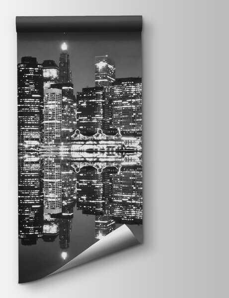 Fototapet Skyline oraș pe timp de noapte cu lumini care se reflectă pe apă, Fototapet arhitectură, Fototapet populare, u56970 - Tapeko.ro