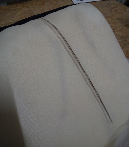OFERTA Scaun de birou AVOLA VELVET, crem deschis II. calitate