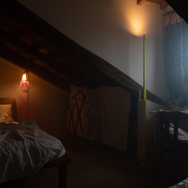 Foscarini Tobia terra lampă de podea LED, galben, reglabil, Galben, Camera de zi / sufragerie, Metal, Design