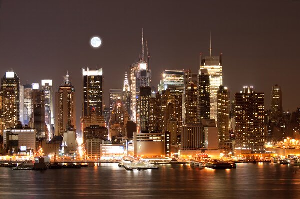 Tapet Malul mării din New York, Fototapet orașe și țări, u57923 : Uwalls.ro