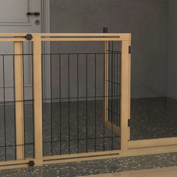 PawHut Gard Extensibil pentru Câini, Gard de Siguranță pentru Animale cu Ușă și 2 Panouri, Picioare Triangulare, 112-159x70 cm, Lemn Natural | Aosom Romania