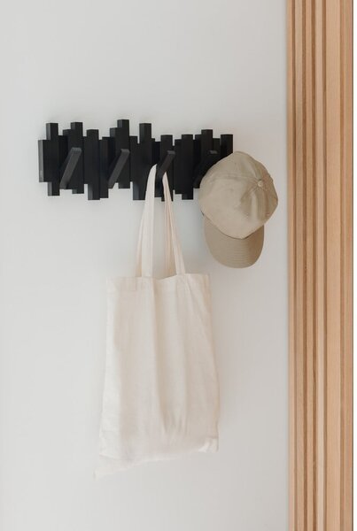 Cuier de perete negru din plastic Sticks – Umbra