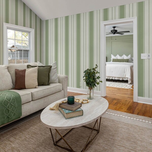 Tapet Fond crem cu dungi largi verde deschis, Tapet geometrie, Tapet dungi, a00561 : Uwalls.ro