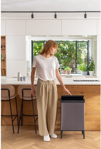Coș de gunoi roz cu senzori de atingere din plastic reciclat 54 l Verto High – Curver