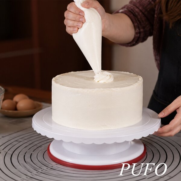 Platou decorativ rotativ Pufo Cake pentru prezentare si decorare tort, 27 cm, alb