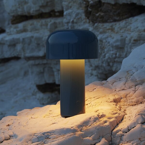 FLOS Lampa de masă cu baterie LED Bellhop, albastră, 21 cm, dimabilă, IP54, reglabil, Albastru, Camera de zi / sufragerie, Plastic, Design