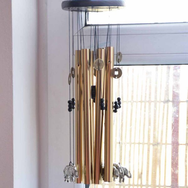 Clopotel de vant cu 6 tuburi sonore metalice aurii pentru casa sau gradina, model Feng-Shui cu 6 elefanti si monede