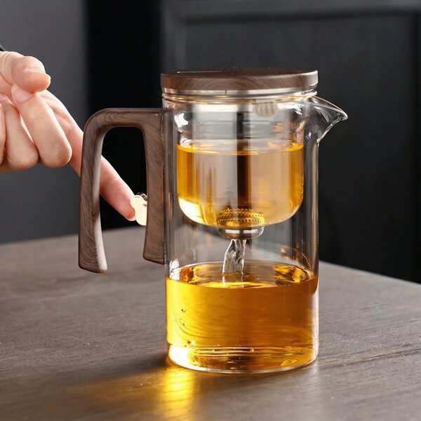 Ceainic din sticlă cu infuzor și buton pe mâner, capac și mâner de lemn, 600 ml