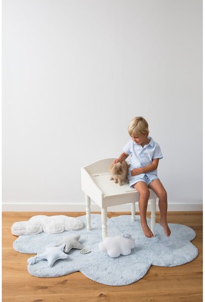 Covor pentru copii albastru deschis lavabil/țesut manual din bumbac 110x170 cm Puffy Dream – Lorena Canals