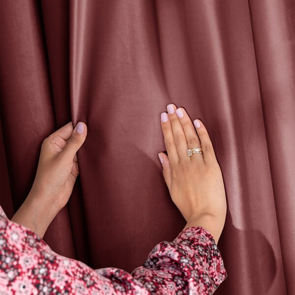 Draperie roz dimout (semi-opacă) din catifea 140x270 cm Eyelets – Restilo