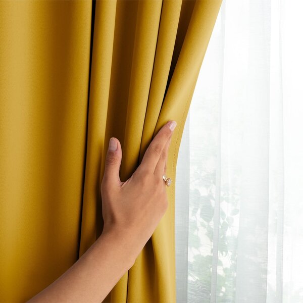 Draperie galbenă dimout (semi-opacă) 140x270 cm Kierra – Restilo