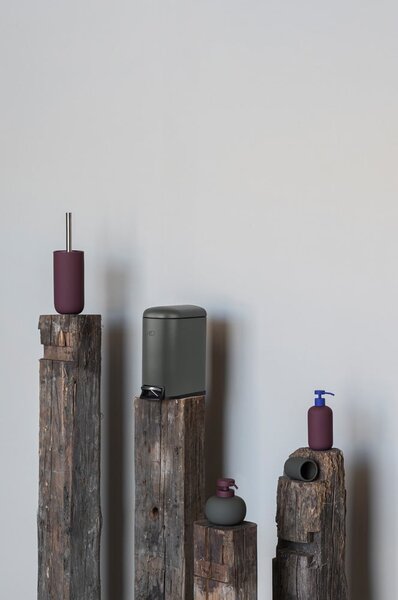 Dozator de săpun lichid violet din ceramică 120 ml Lotus Play – Mette Ditmer Denmark