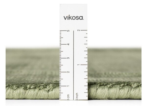 Covor verde țesut manual din viscoză 80x150 cm Noemi – Vikosa