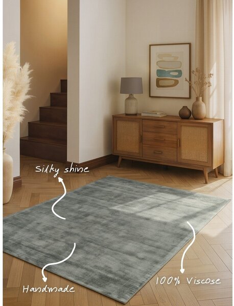 Covor albastru deschis țesut manual din viscoză 80x150 cm Noemi – Vikosa