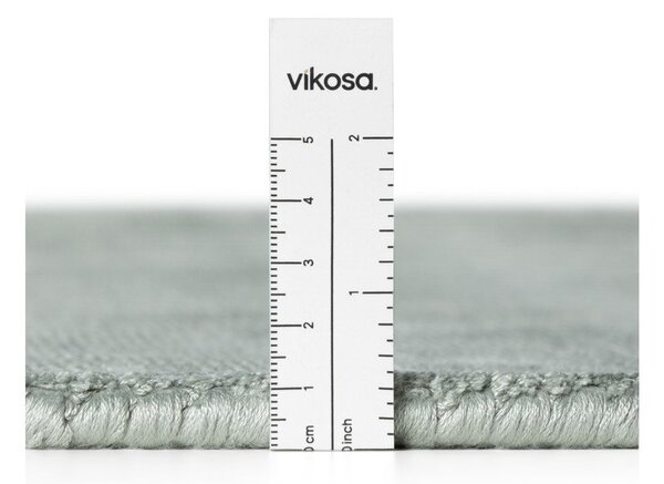 Covor albastru deschis țesut manual din viscoză 80x150 cm Noemi – Vikosa