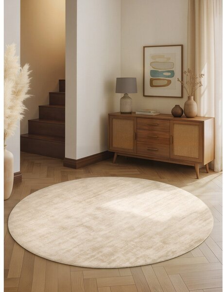 Covor fildeș țesut manual rotund din viscoză ø 120 cm Noemi – Vikosa