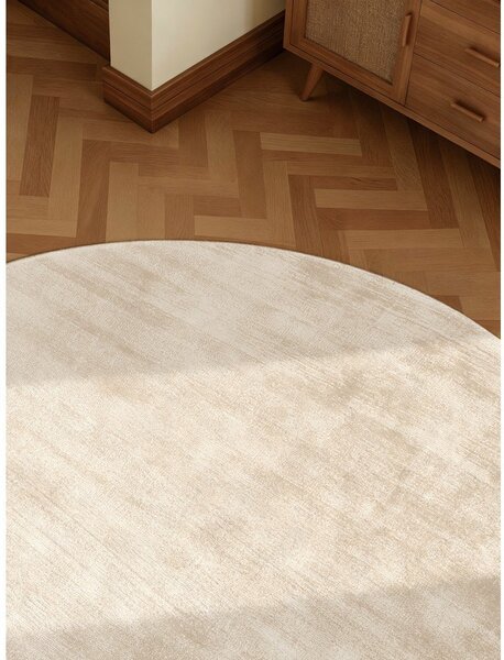 Covor fildeș țesut manual rotund din viscoză ø 120 cm Noemi – Vikosa