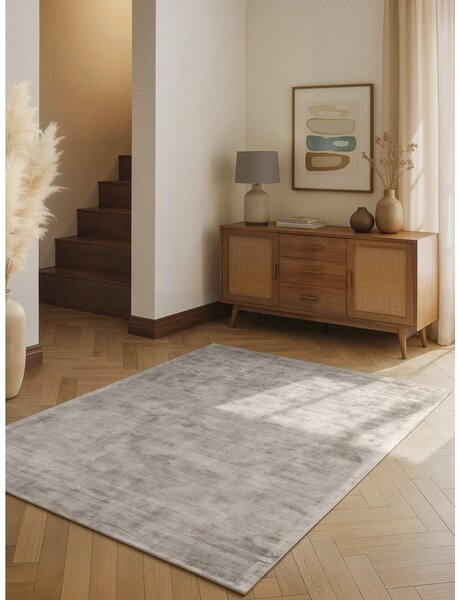 Covor gri țesut manual din viscoză 120x180 cm Noemi – Vikosa