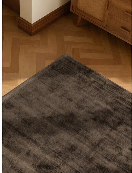 Covor maro țesut manual din viscoză 120x180 cm Noemi – Vikosa