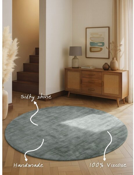 Covor albastru deschis țesut manual rotund din viscoză ø 120 cm Noemi – Vikosa