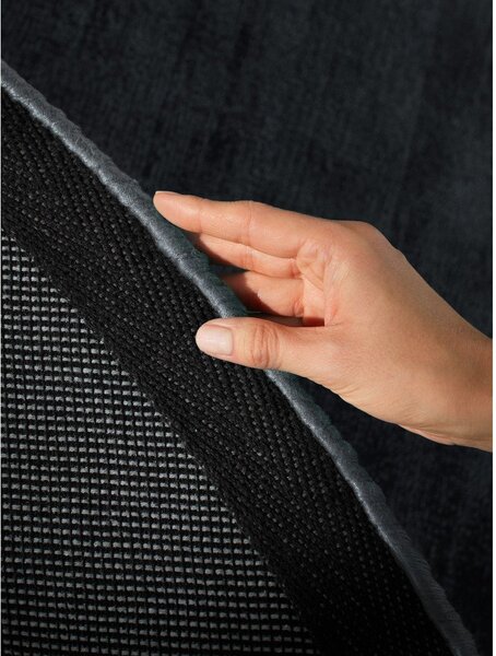 Covor negru țesut manual rotund din viscoză ø 120 cm Noemi – Vikosa