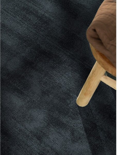 Covor negru țesut manual rotund din viscoză ø 120 cm Noemi – Vikosa