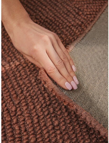 Covor tip traversă cărămiziu țesut manual din lână 80x200 cm Calmio – Hanse Home