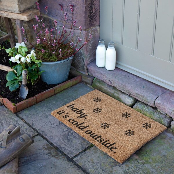 Covoraș de intrare din fibre de nucă de cocos 40x60 cm cu model de Crăciun Baby It's Cold Outside – Artsy Doormats