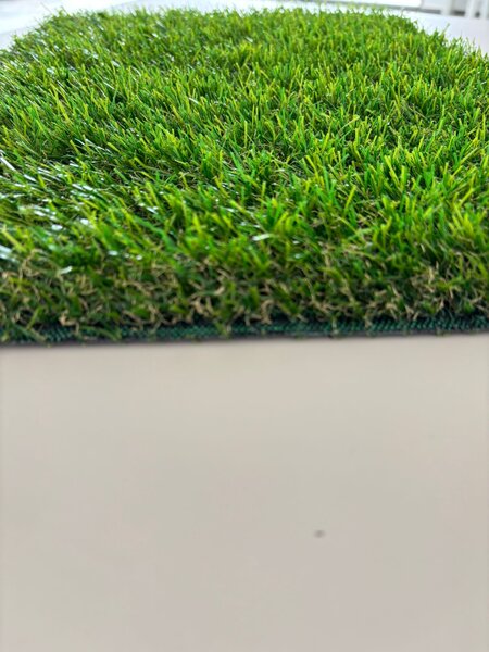 Covor Gazon Iarba Artificiala Produs Belgia, Calitate Premium, Model Fuse 25 mm inaltime fir, Gradinita Loc de Joaca Terasa Curte, Verde Verde, 200 x